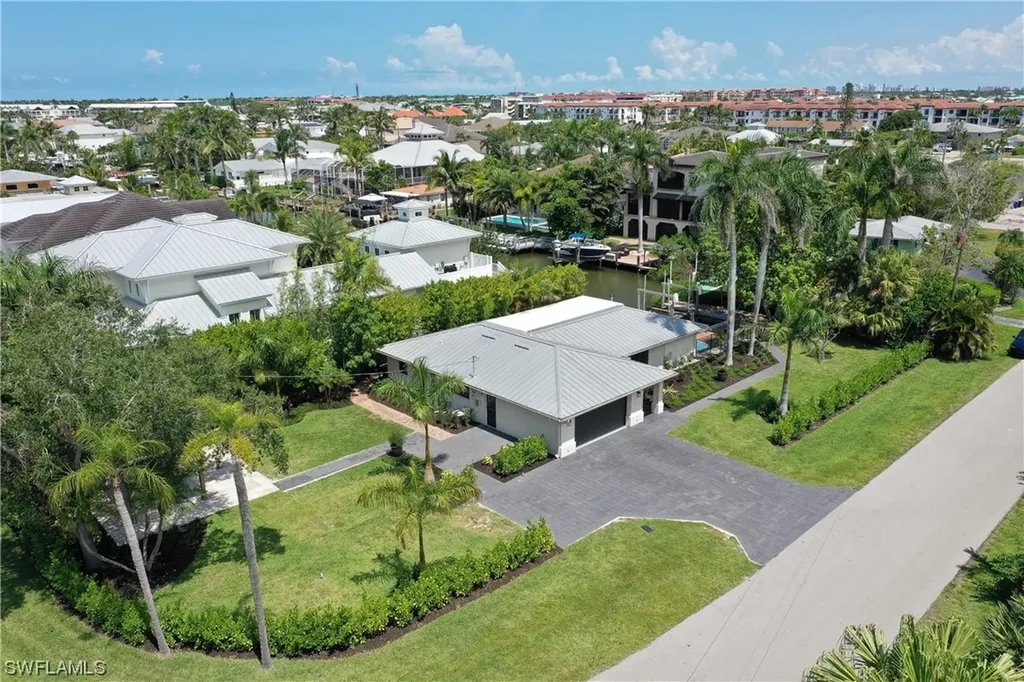 1575 Pelican Avenue Naples FL 34102
