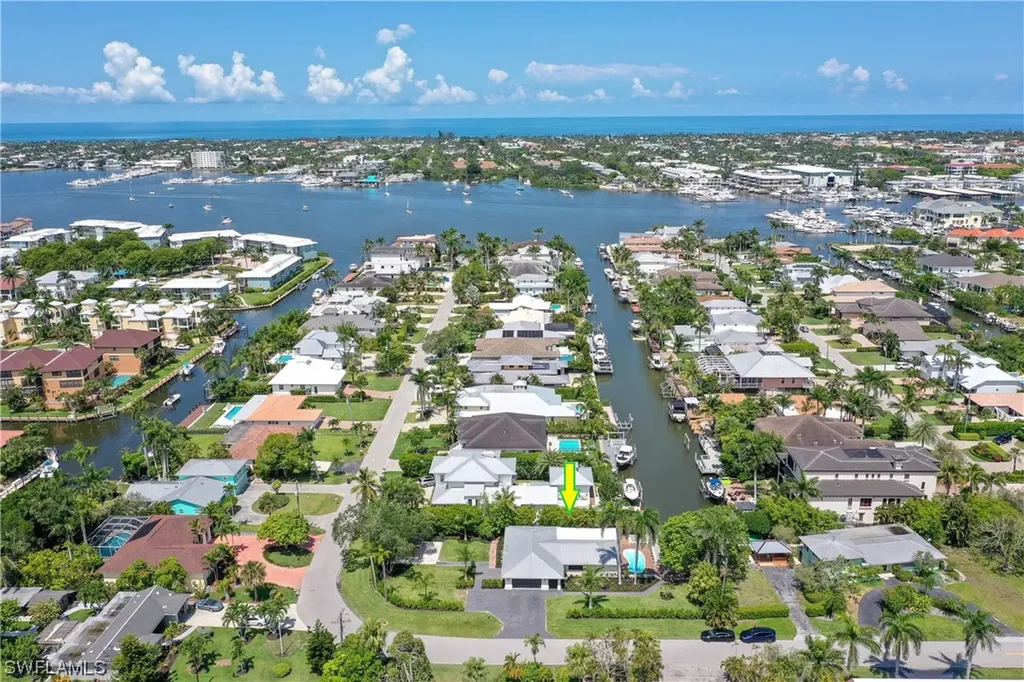 1575 Pelican Avenue Naples FL 34102