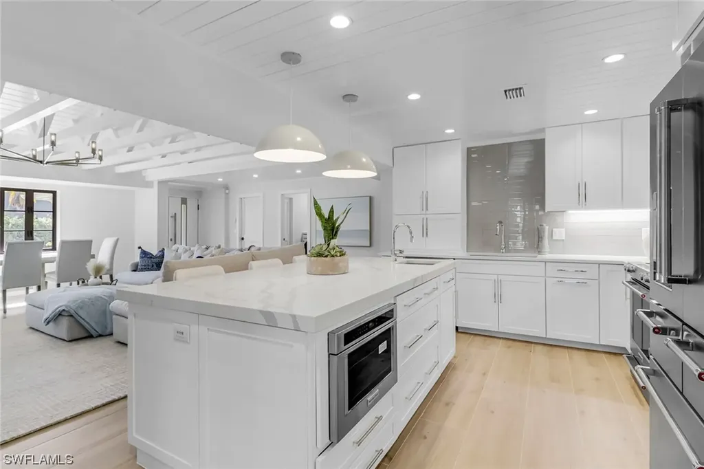 1575 Pelican Avenue Naples FL 34102