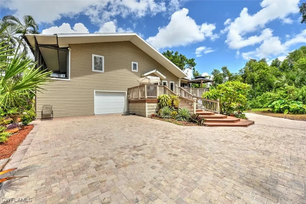 15701 Country Court Fort Myers FL 33912