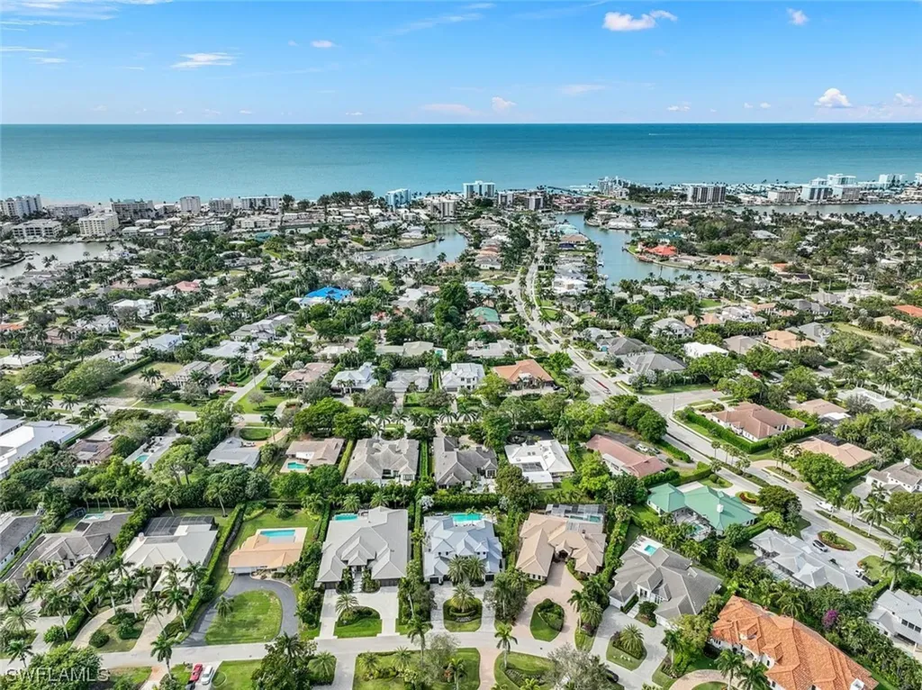 679 Rudder Road Naples FL 34102
