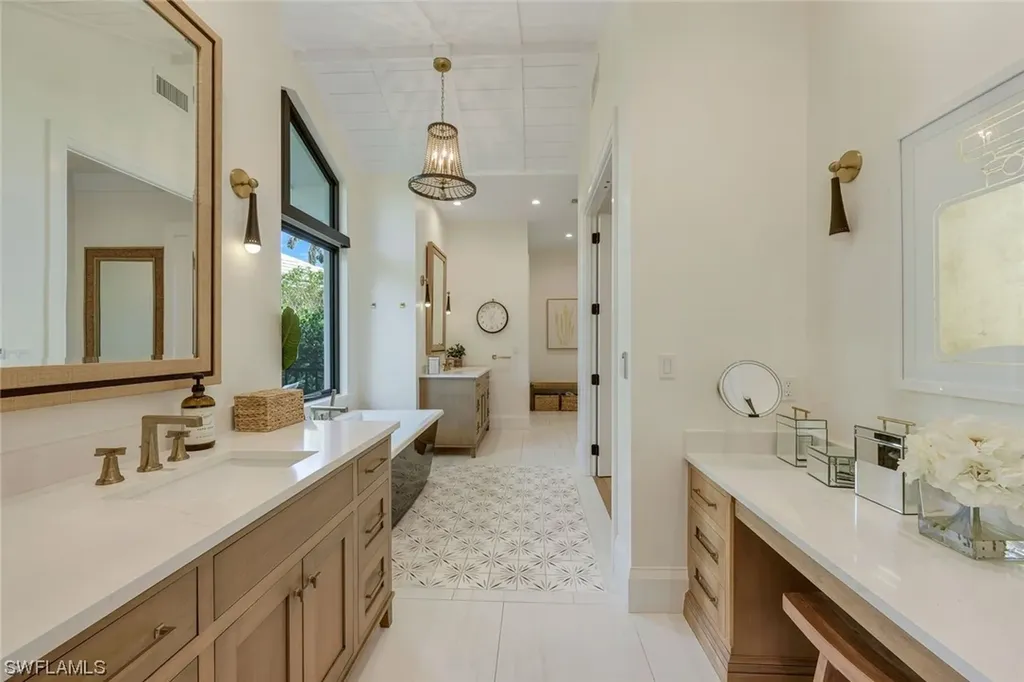 679 Rudder Road Naples FL 34102