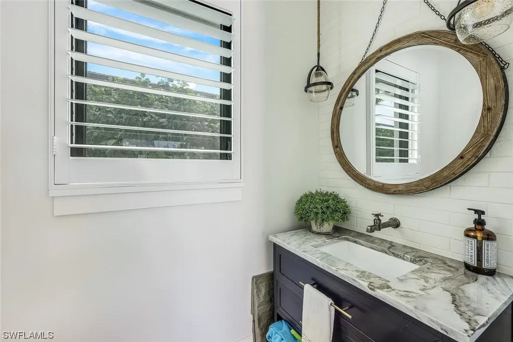 679 Rudder Road Naples FL 34102