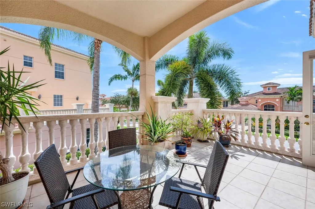 514 Avellino Isle Naples FL 34119