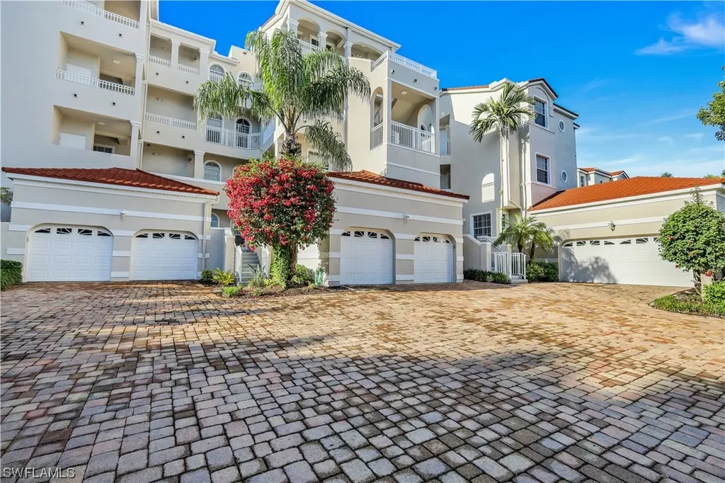 1590 Clermont Drive Naples FL 34109
