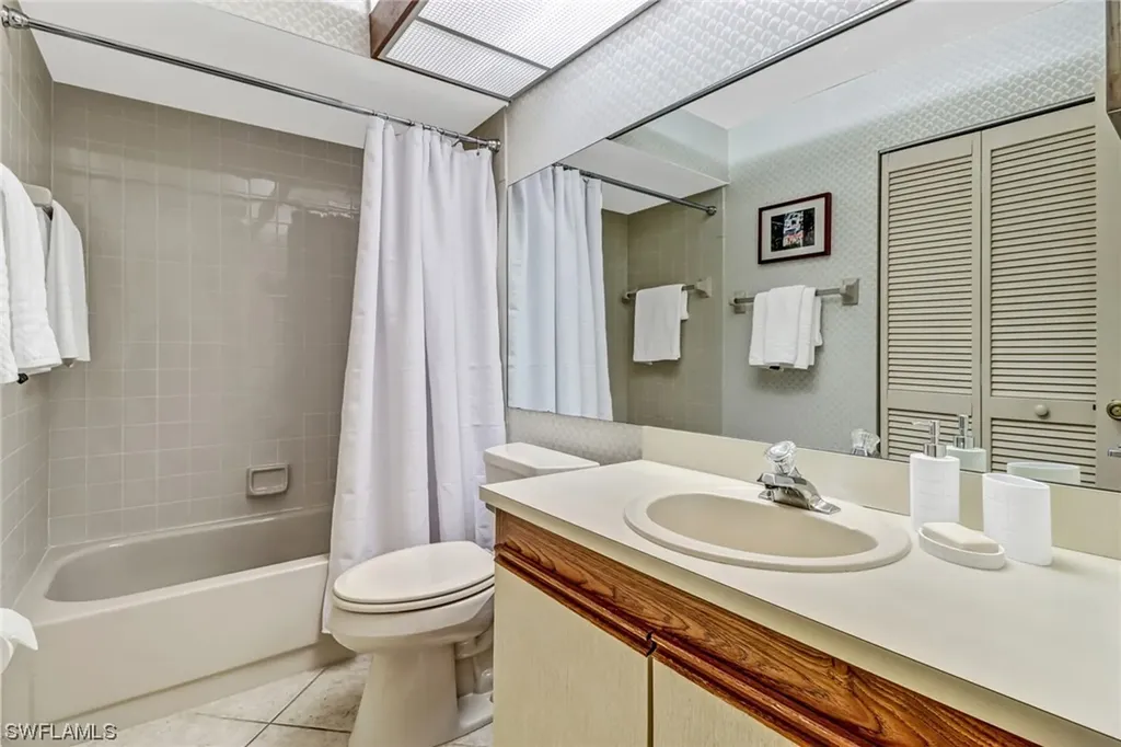 228 Fox Glen Drive Naples FL 34104