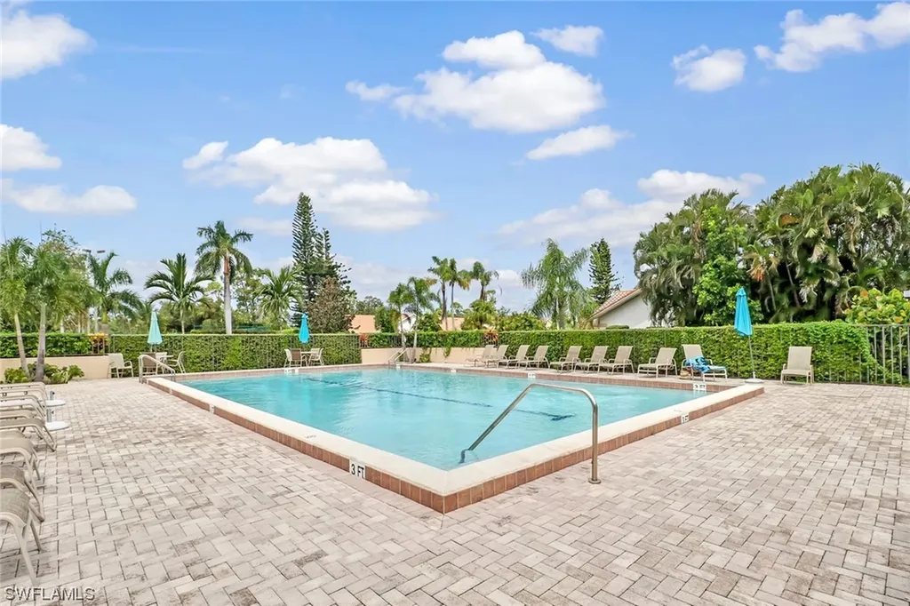 228 Fox Glen Drive Naples FL 34104