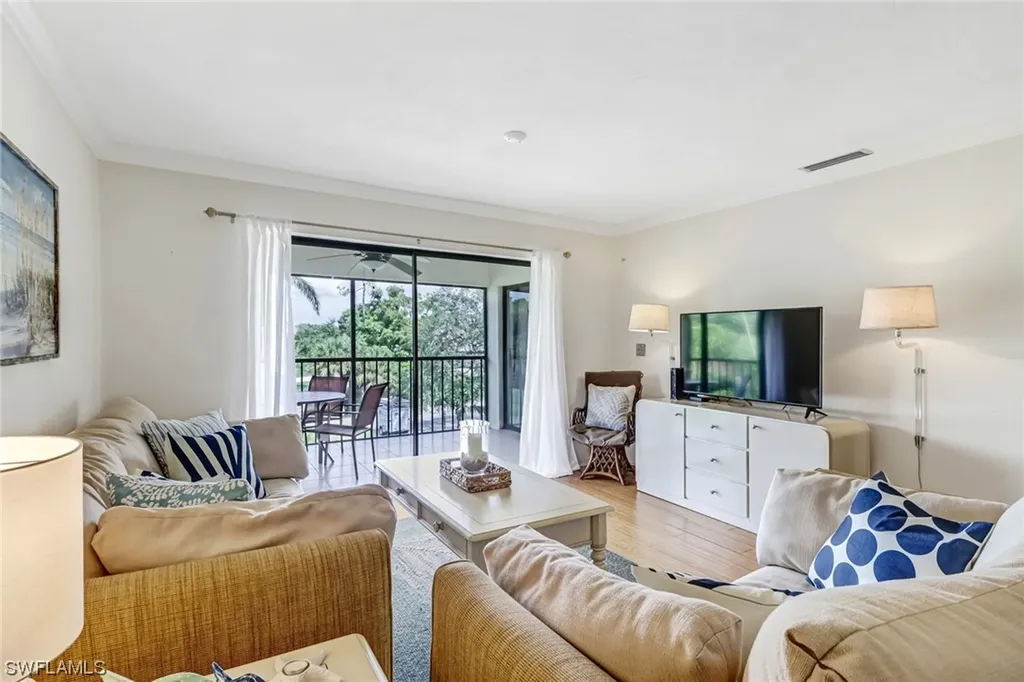 228 Fox Glen Drive Naples FL 34104
