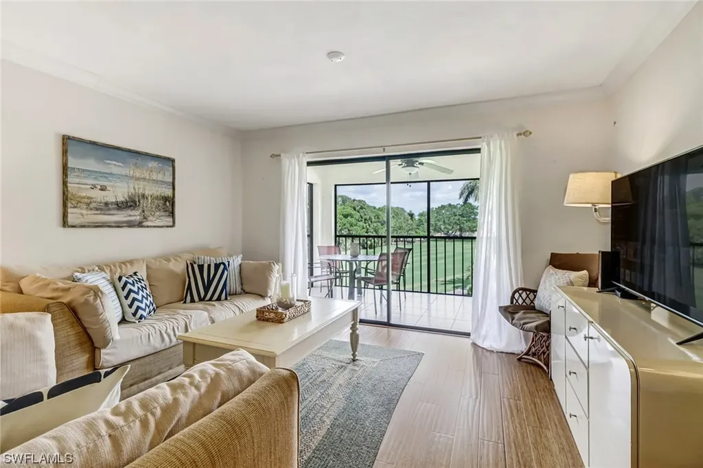228 Fox Glen Drive Naples FL 34104