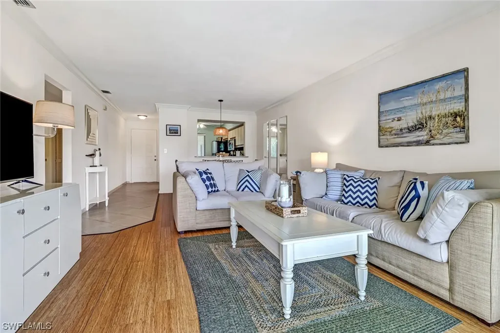 228 Fox Glen Drive Naples FL 34104