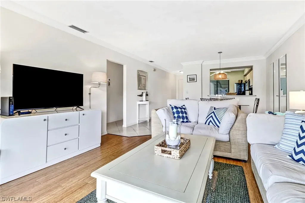 228 Fox Glen Drive Naples FL 34104