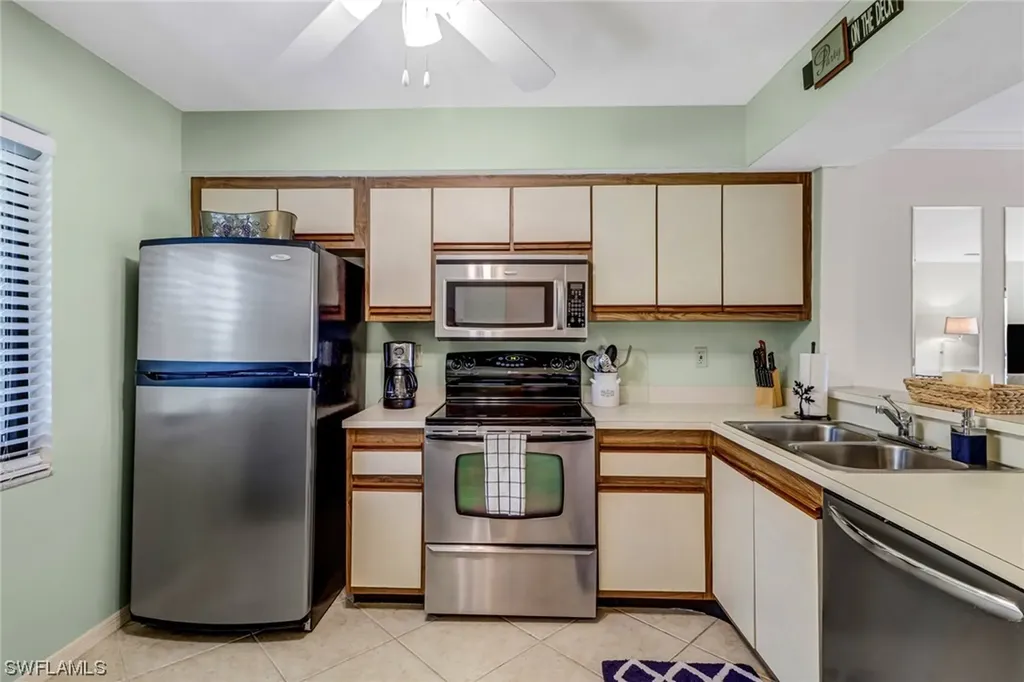 228 Fox Glen Drive Naples FL 34104