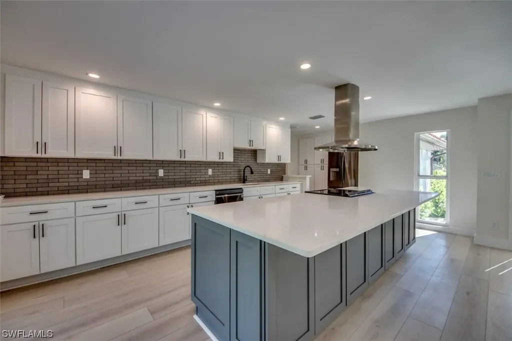 1754 Windward Way Sanibel FL 33957