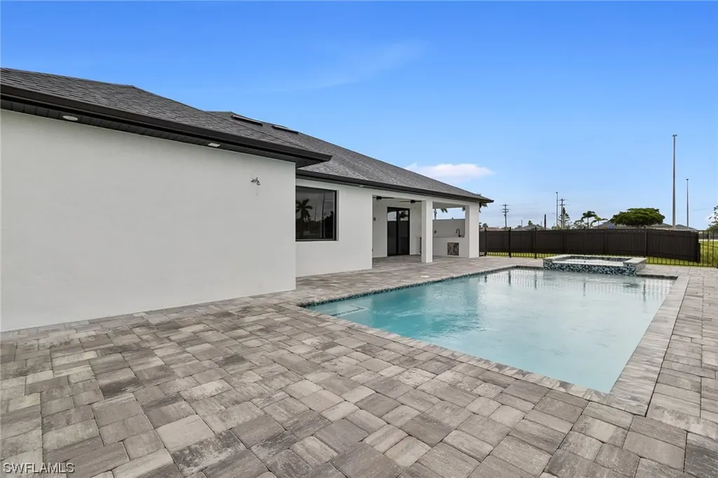 1607 NE 23rd Street Cape Coral FL 33909
