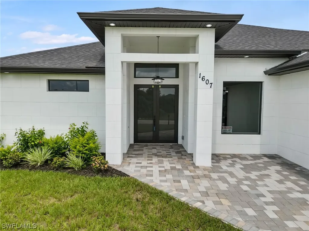 1607 NE 23rd Street Cape Coral FL 33909