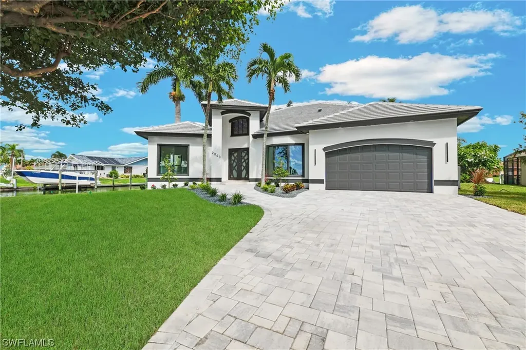 2043 SE 29th Street Cape Coral FL 33904