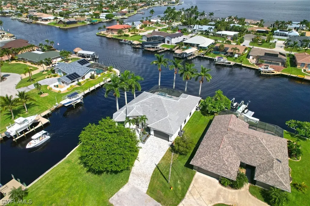 2043 SE 29th Street Cape Coral FL 33904