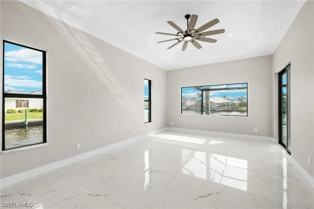 2043 SE 29th Street Cape Coral FL 33904