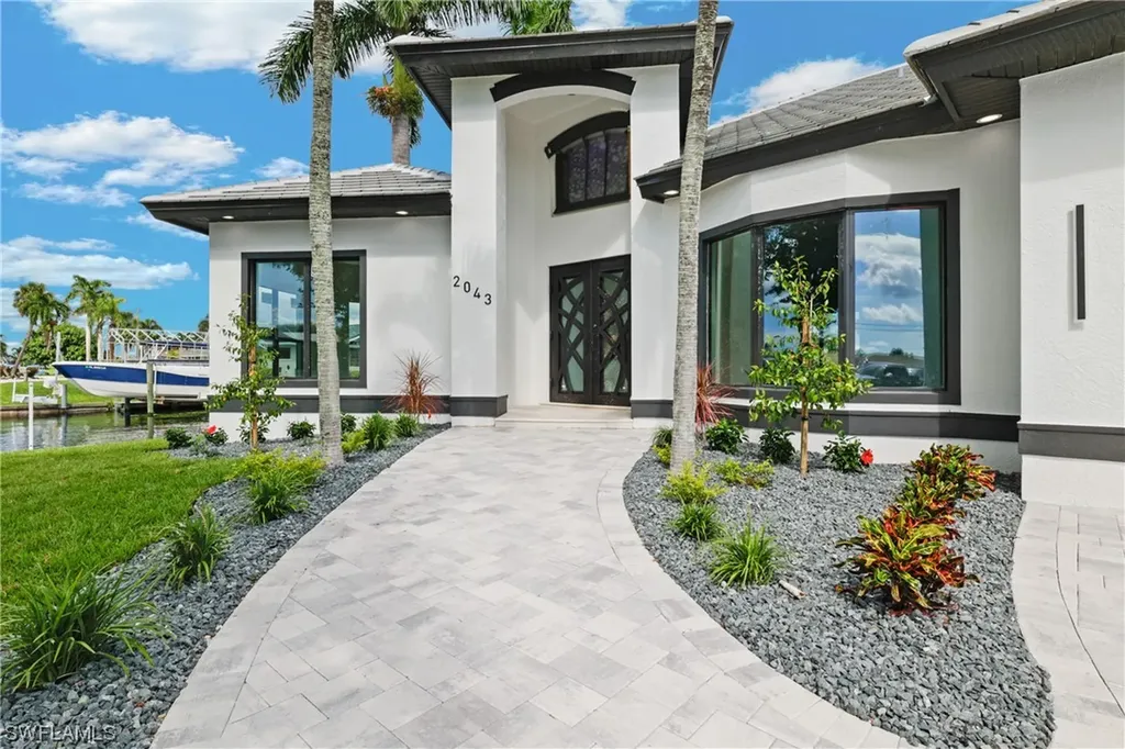 2043 SE 29th Street Cape Coral FL 33904