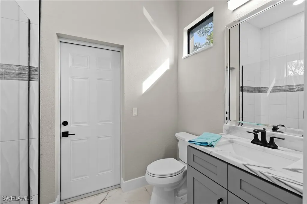 2043 SE 29th Street Cape Coral FL 33904