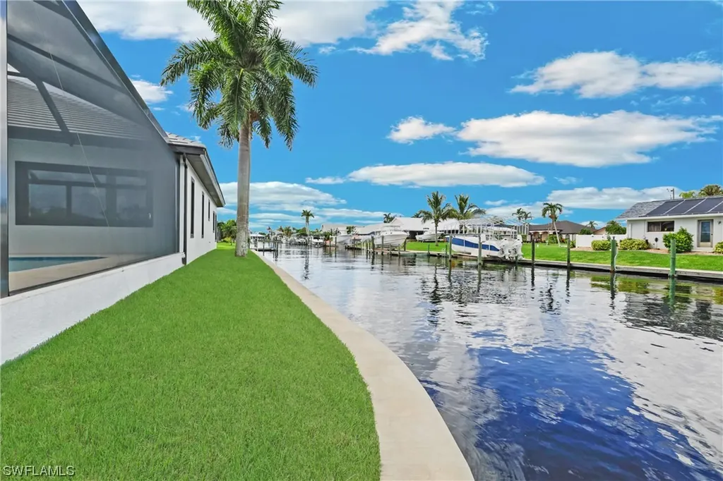 2043 SE 29th Street Cape Coral FL 33904