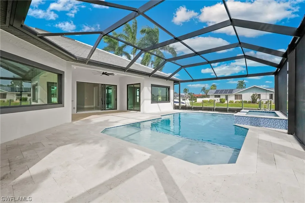 2043 SE 29th Street Cape Coral FL 33904