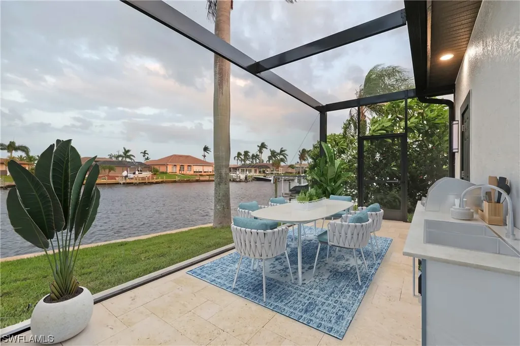 2043 SE 29th Street Cape Coral FL 33904