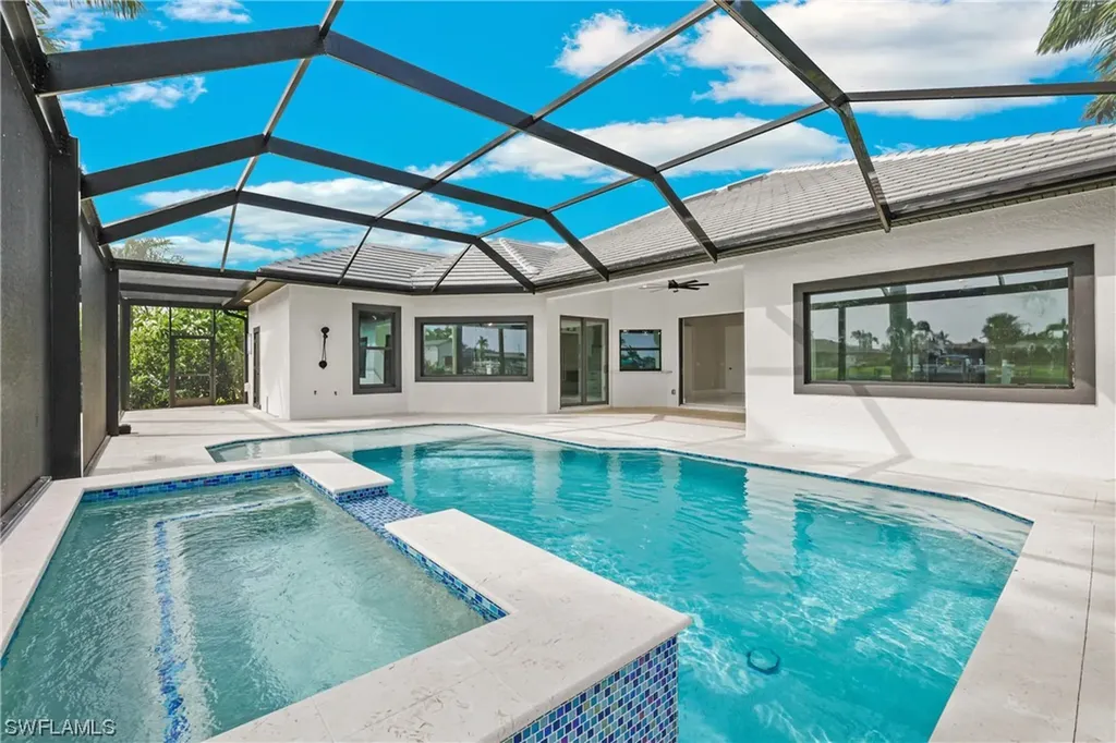 2043 SE 29th Street Cape Coral FL 33904