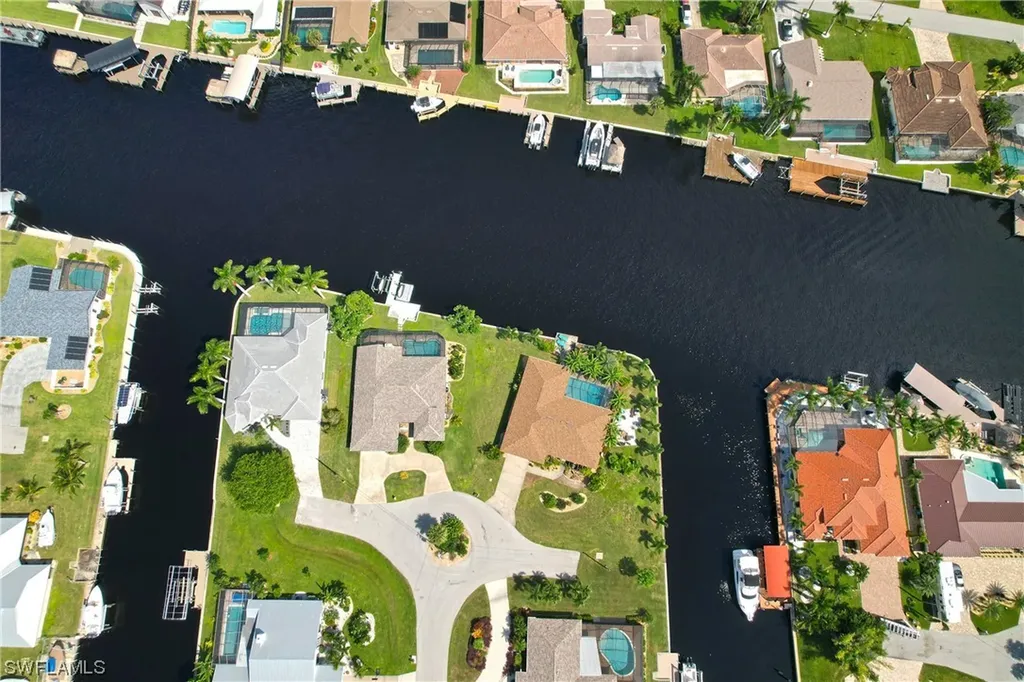 2043 SE 29th Street Cape Coral FL 33904