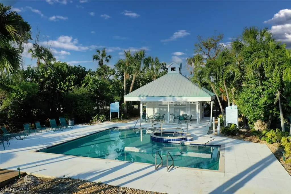 1990 My Tern Court Sanibel FL 33957