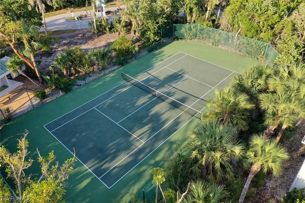1990 My Tern Court Sanibel FL 33957