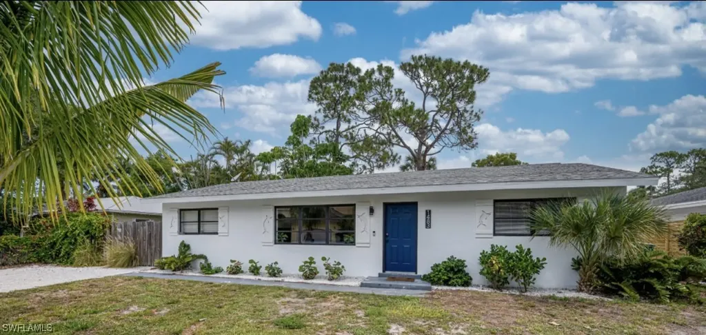 1483 13th Avenue N Naples FL 34102