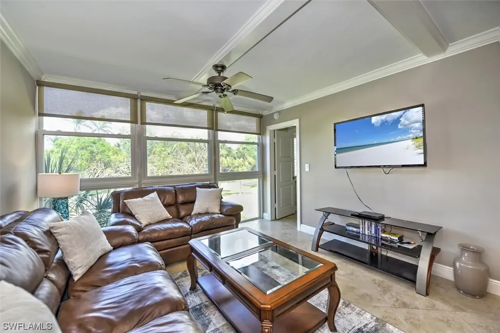 Naples FL, 466 Broad Avenue S, Unit H-466