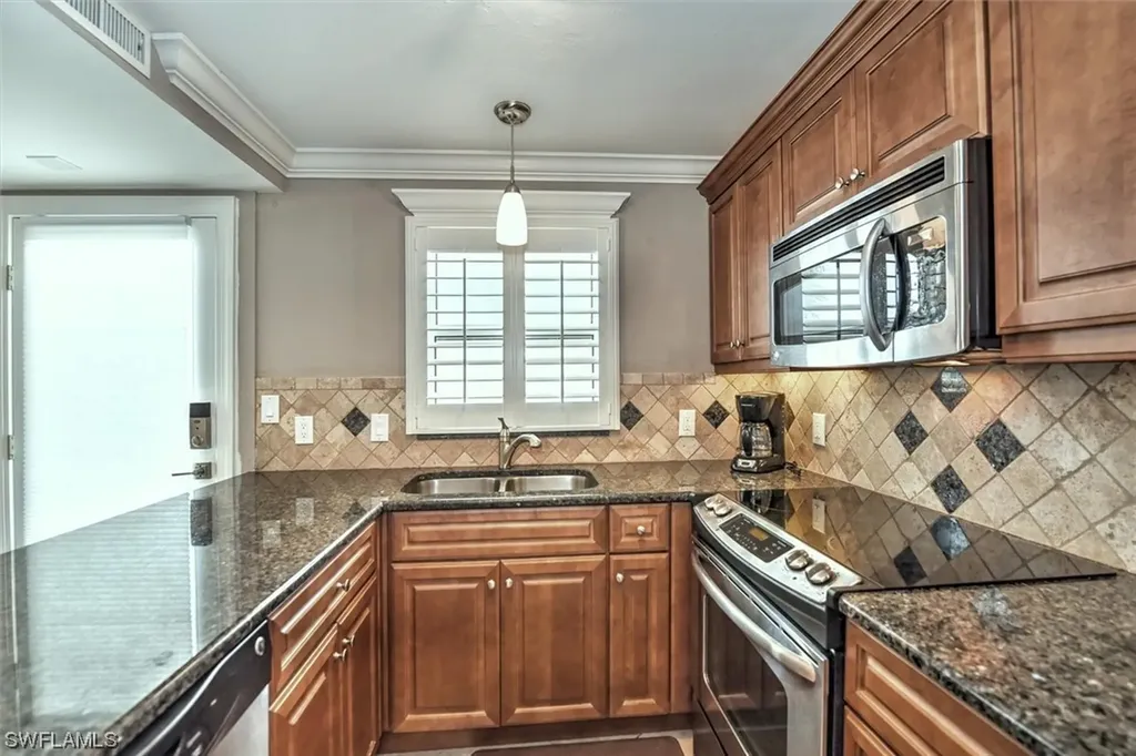 466 Broad Avenue S Naples FL 34102