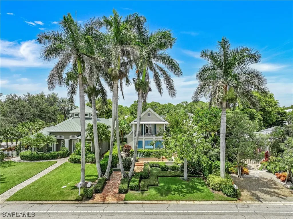 419 Central Avenue Naples FL 34102