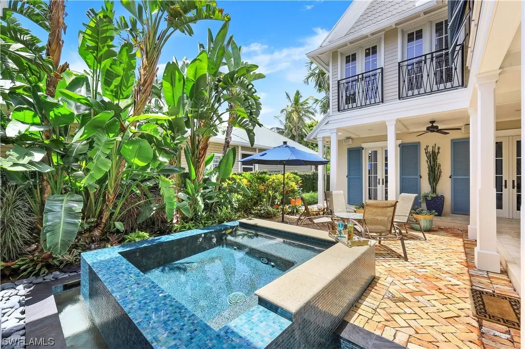 419 Central Avenue Naples FL 34102
