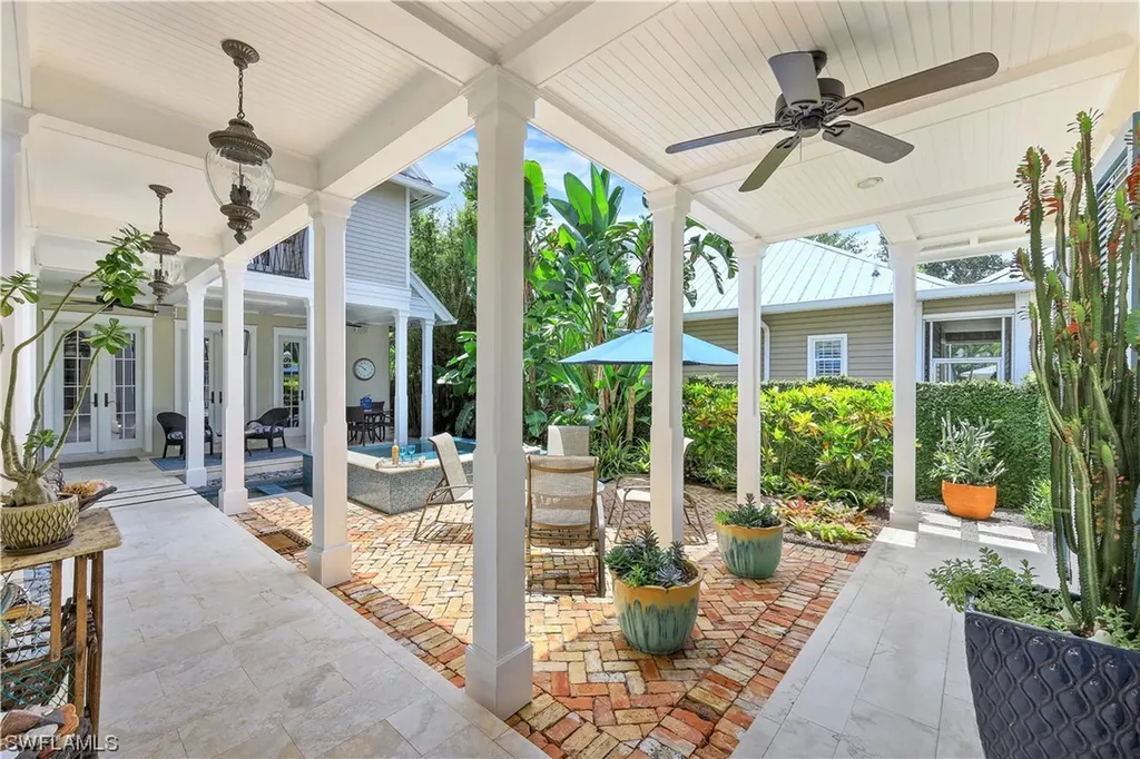 419 Central Avenue Naples FL 34102