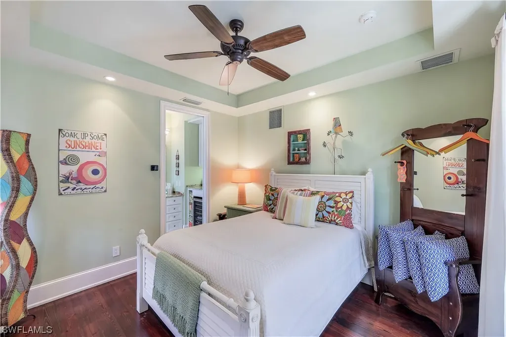 419 Central Avenue Naples FL 34102