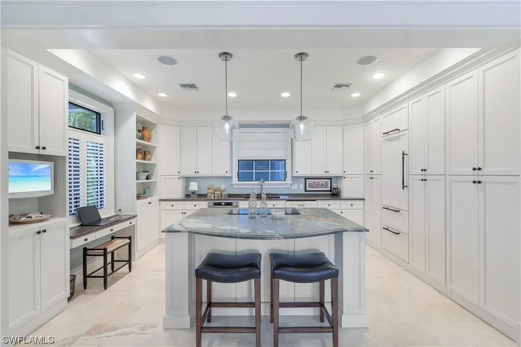 419 Central Avenue Naples FL 34102