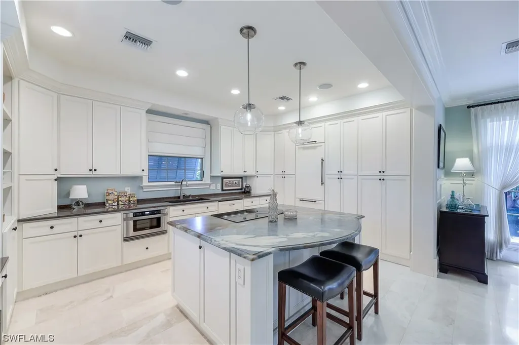 419 Central Avenue Naples FL 34102