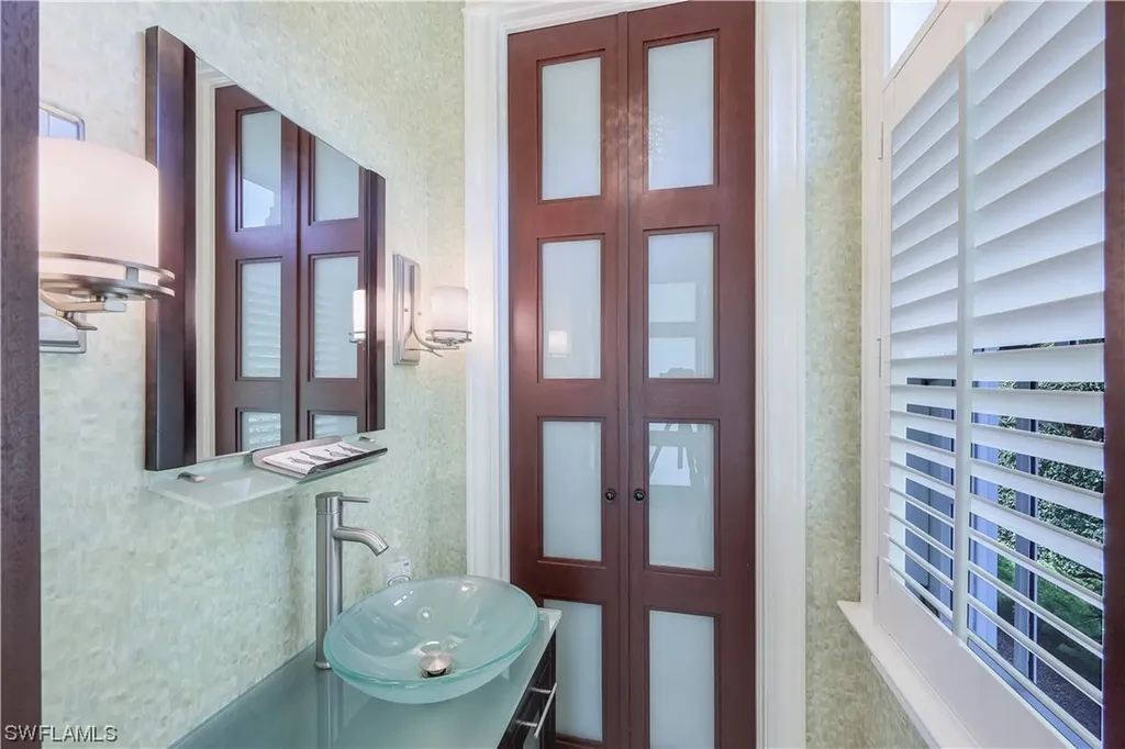419 Central Avenue Naples FL 34102
