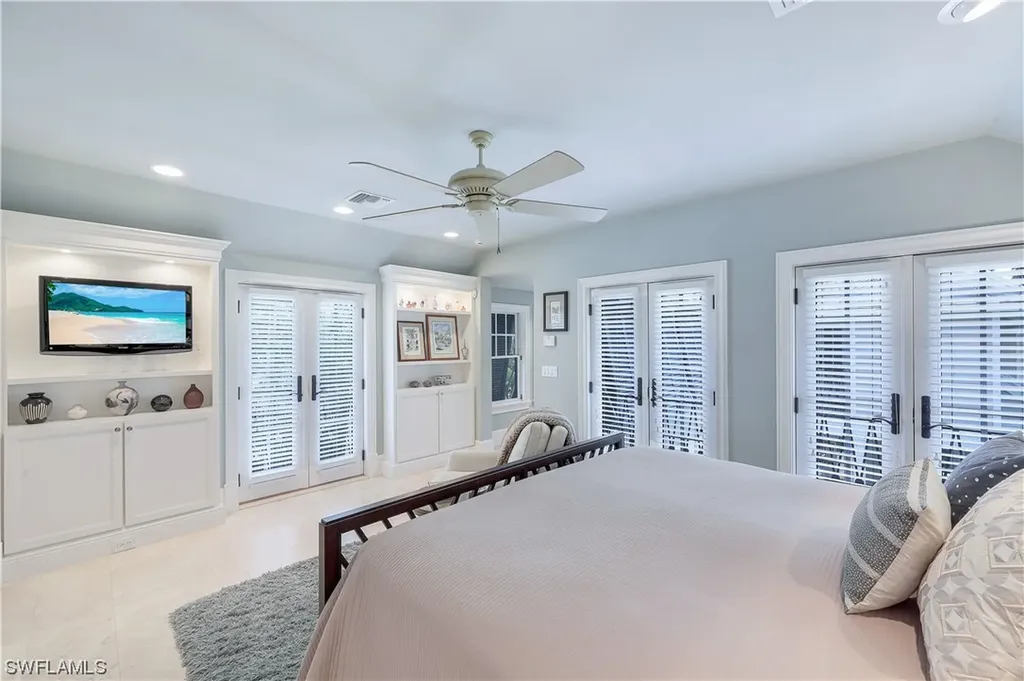 419 Central Avenue Naples FL 34102