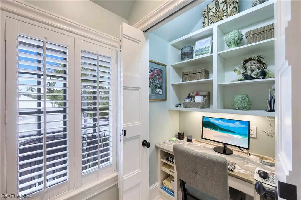 419 Central Avenue Naples FL 34102