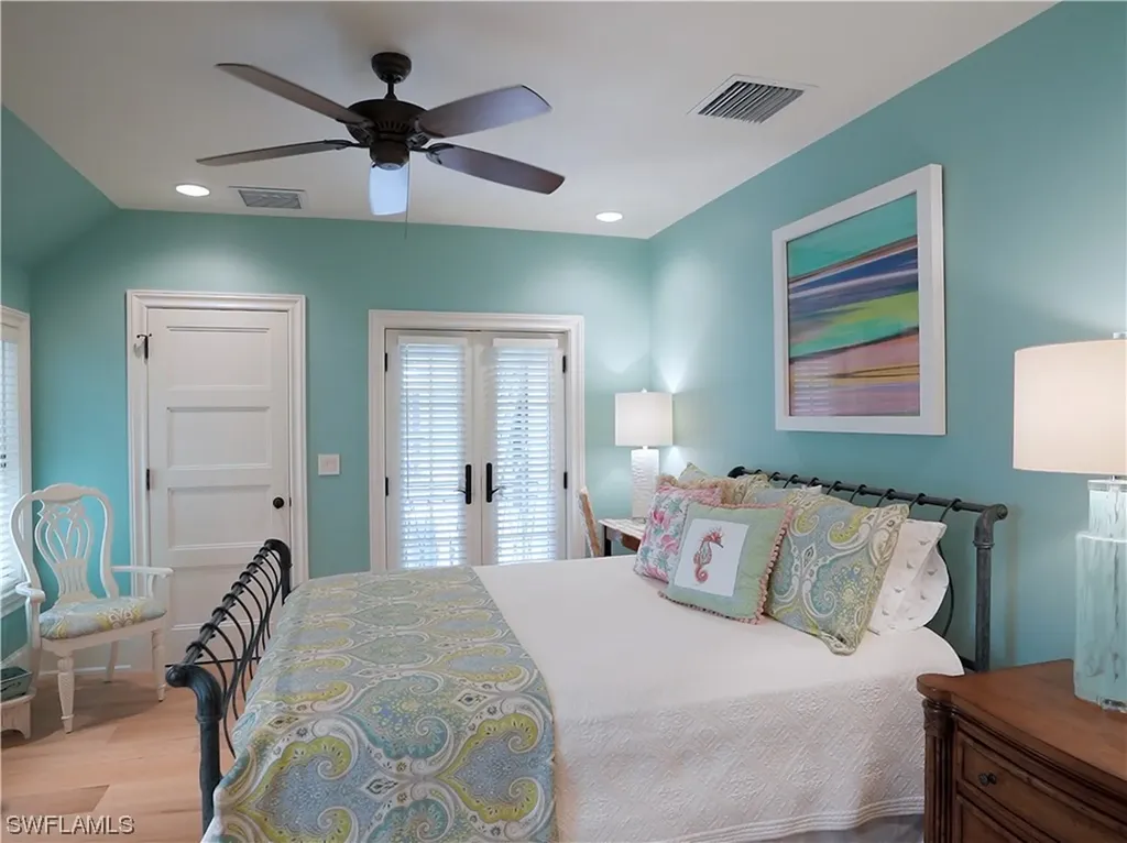 419 Central Avenue Naples FL 34102