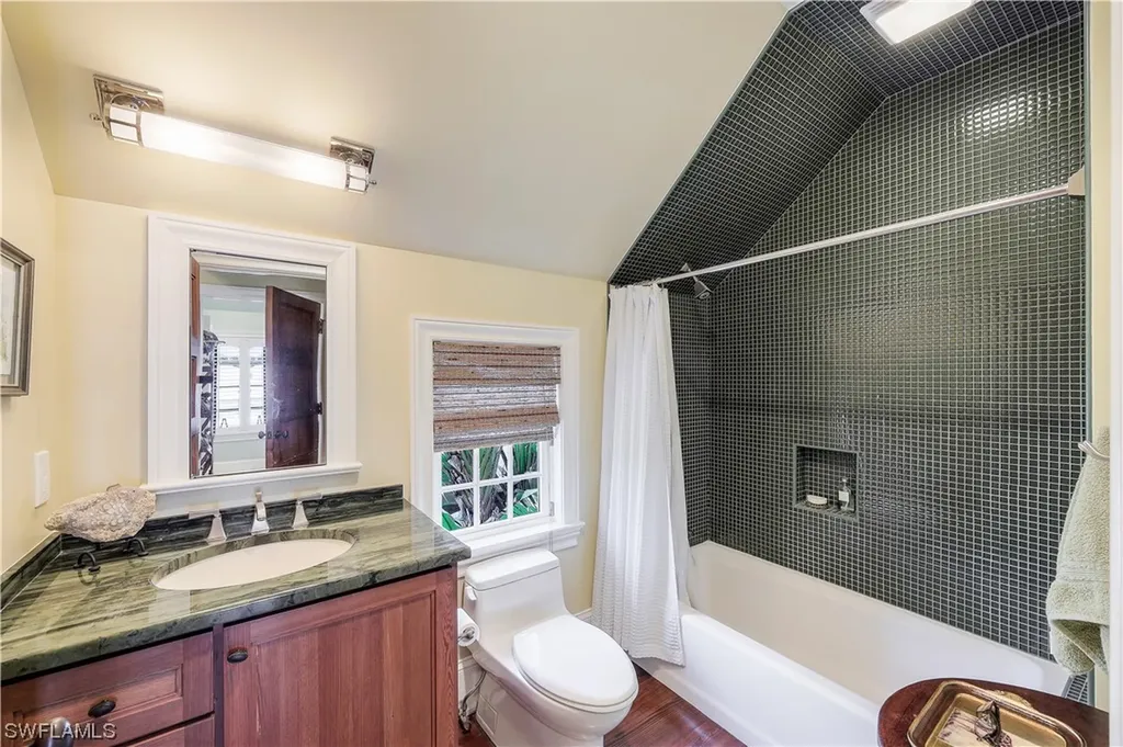 419 Central Avenue Naples FL 34102