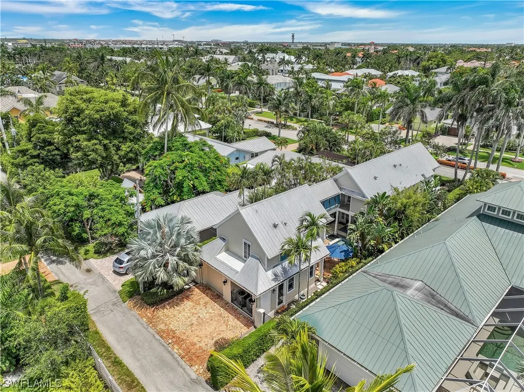 419 Central Avenue Naples FL 34102