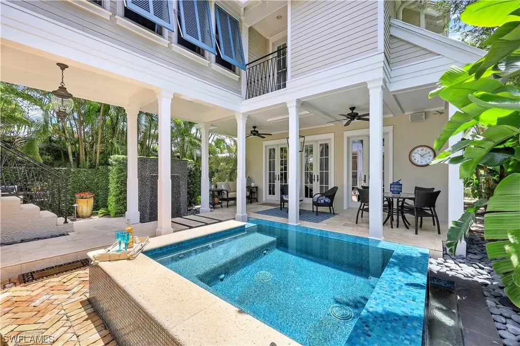 419 Central Avenue Naples FL 34102