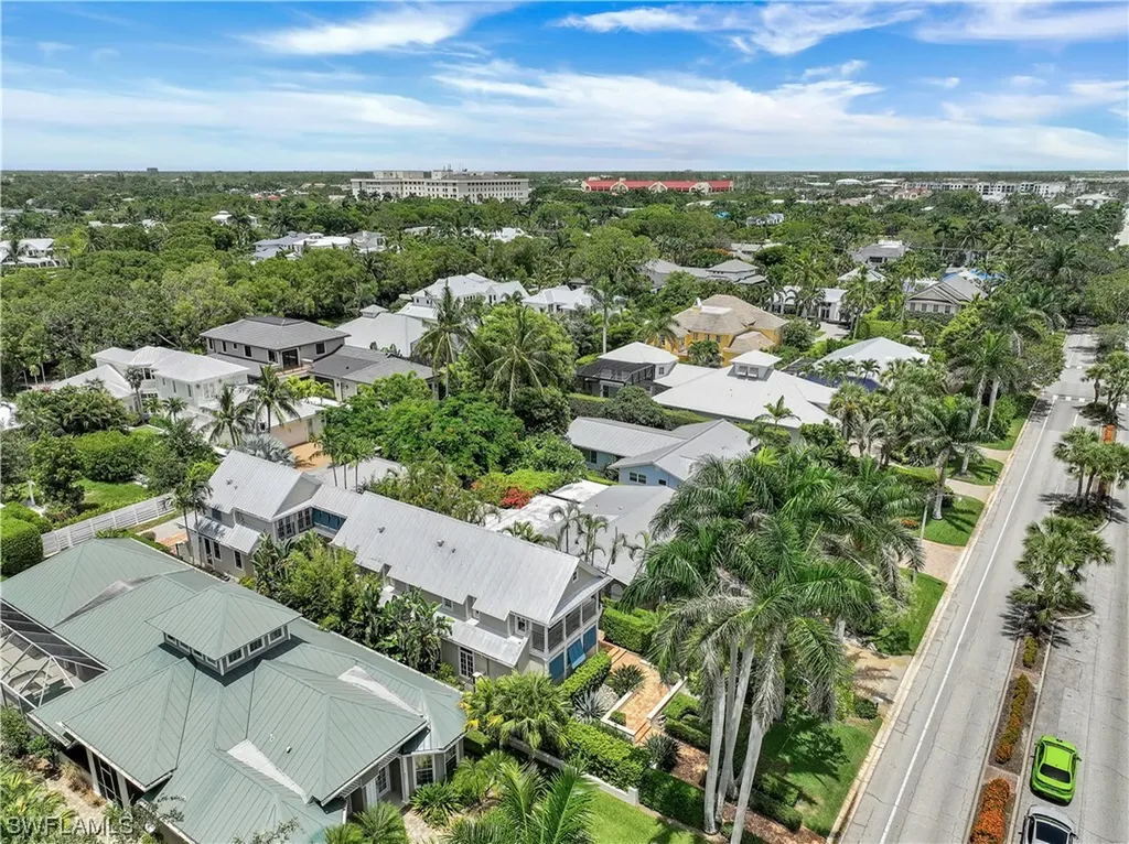 419 Central Avenue Naples FL 34102