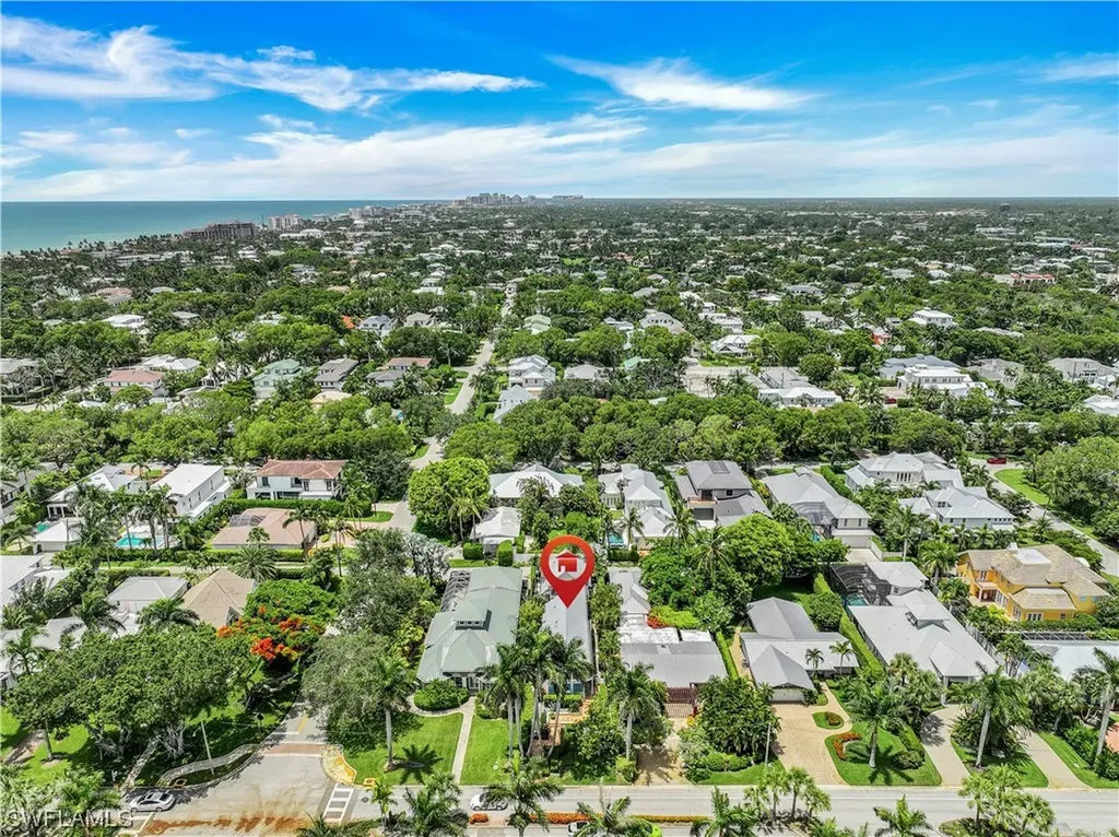 419 Central Avenue Naples FL 34102