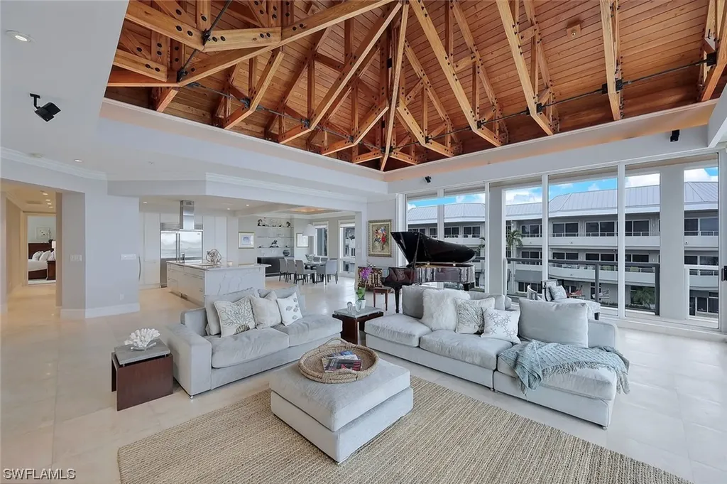 1001 10th Avenue S Naples FL 34102